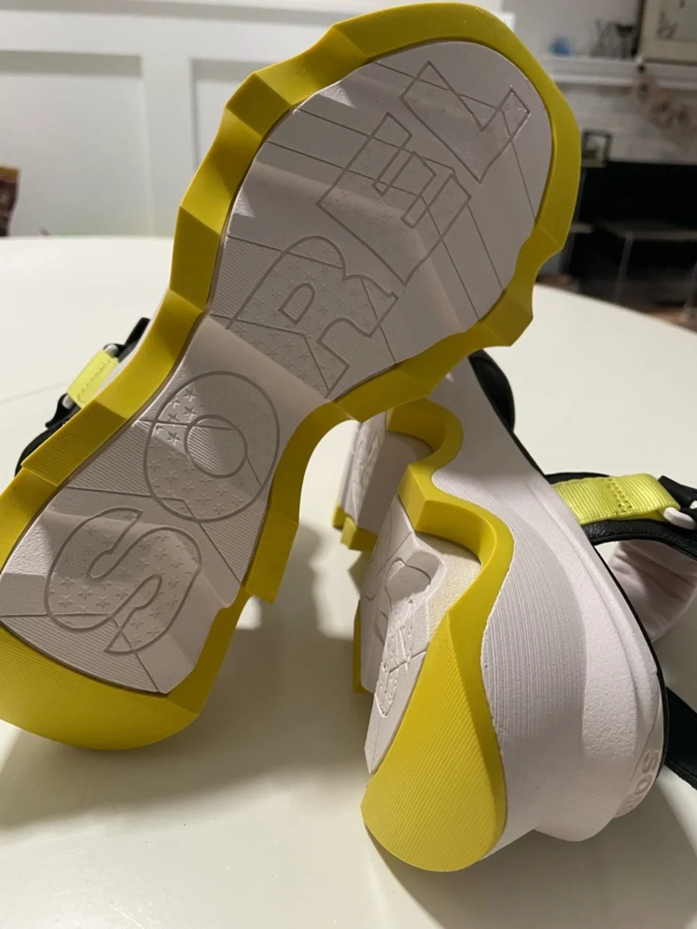 SOREL Women's Kinetic Impact Y
Strap Sandals in black , Sz 8 - Picture 9 of 15